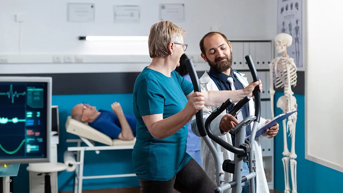 Ile kosztuje specjalizacja z fizjoterapii? Sprawdź aktualne ceny i dofinansowanie