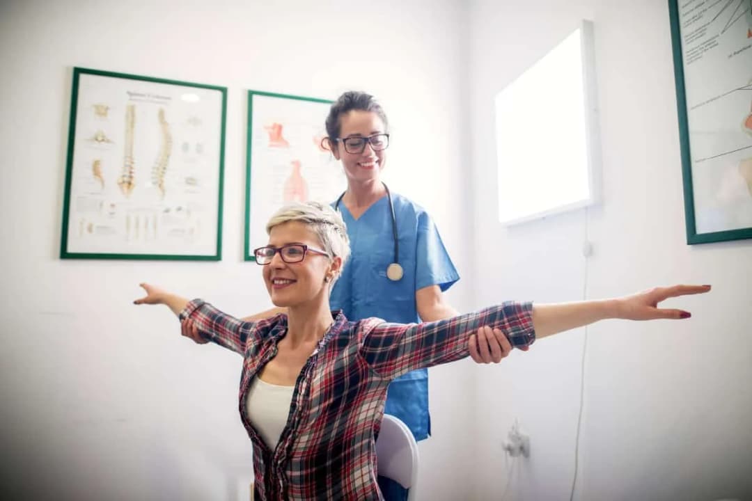 Czy fizjoterapeuta może wystawić skierowanie na zabiegi? Sprawdź!