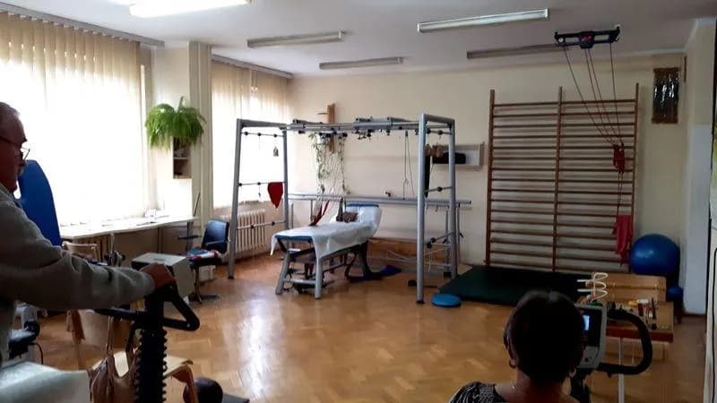 Gdzie najszybciej rehabilitacja NFZ Częstochowa? Sprawdź terminy i placówki